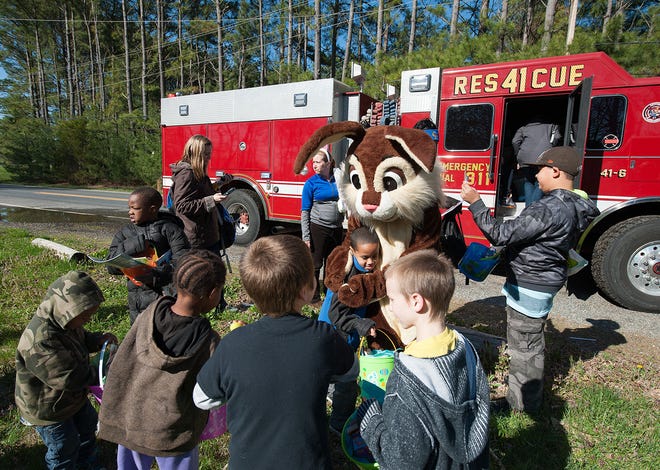 Nellie Stokes Elementary School and the Camden/Wyoming Fire Department made their annual Spring Book Drop in 2014. A fire truck goes through neighborhoods to pass out books and learning materials.


JASON MINTO/SPECIAL TO THE NEWS JOURNAL