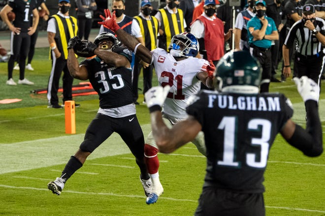 Eagles' Boston Scott (35) scores the go-ahead touchdown late in the fourth quarter against the Giants in Philadelphia, Pa. on Thursday, Oct. 22, 2020.